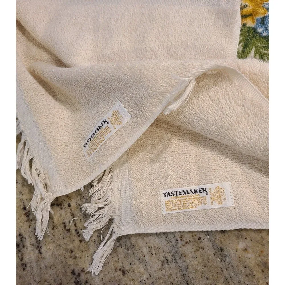 2 Vintage TASTEMAKER Bath Towel MCM Yellow Blue Floral Scroll Fringe Edge 43
